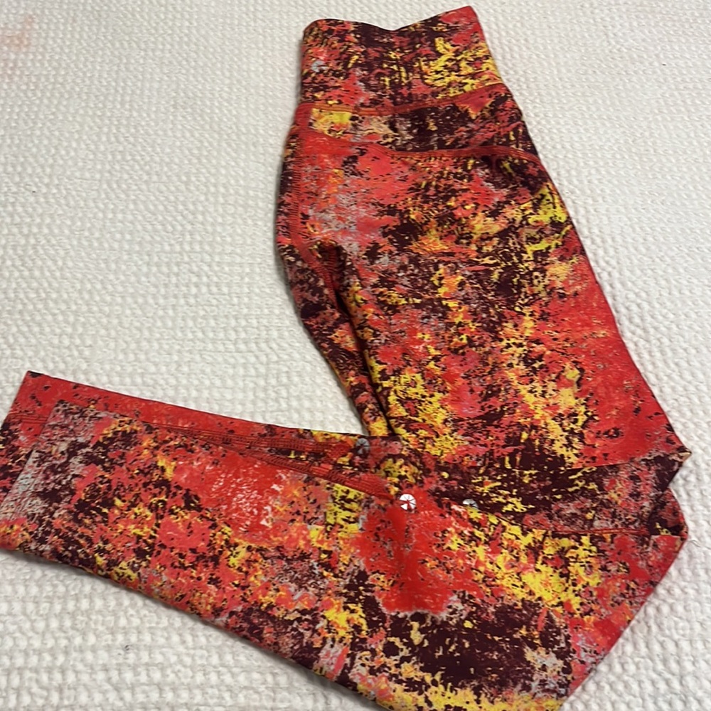 Ghost flower yoga pants leggings Beautiful colors size small